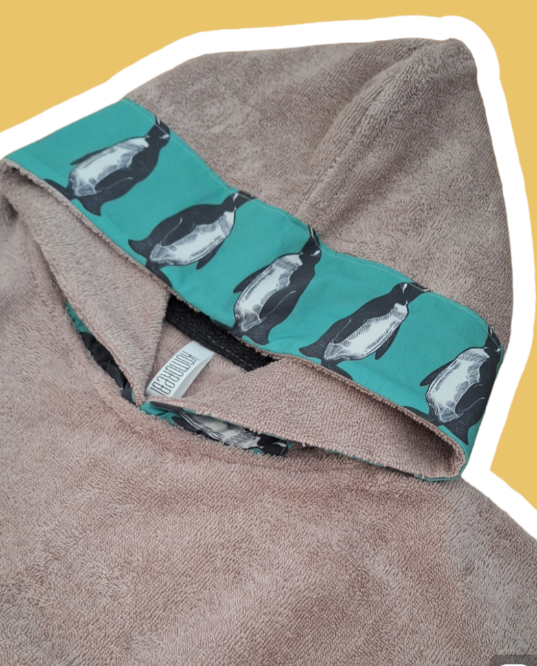 Kids penguin beach poncho