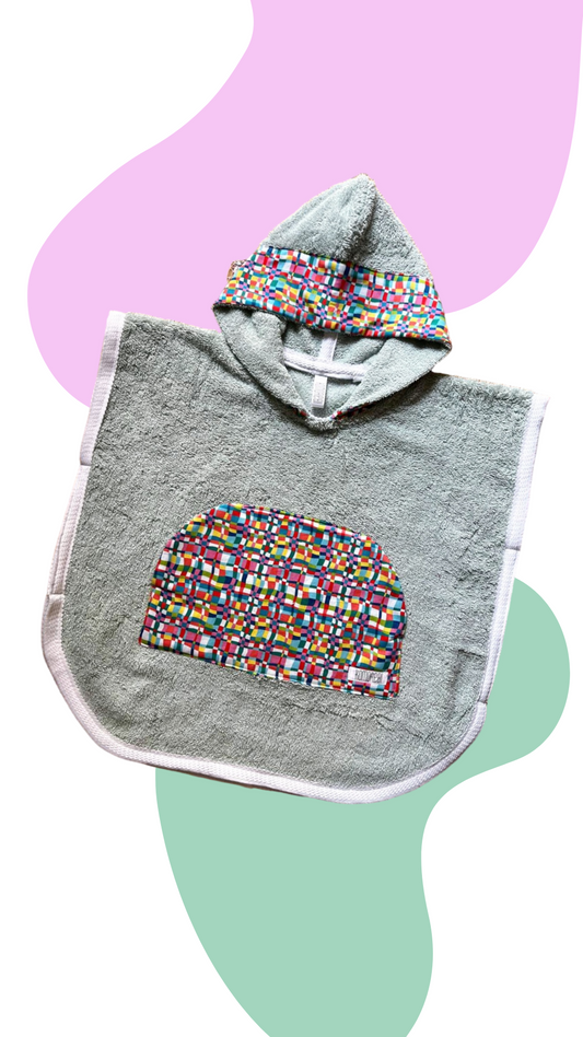 Kids daze beach poncho