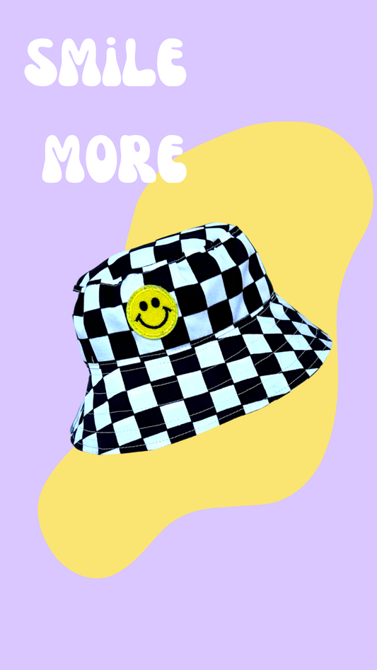 Smile check bucket hat